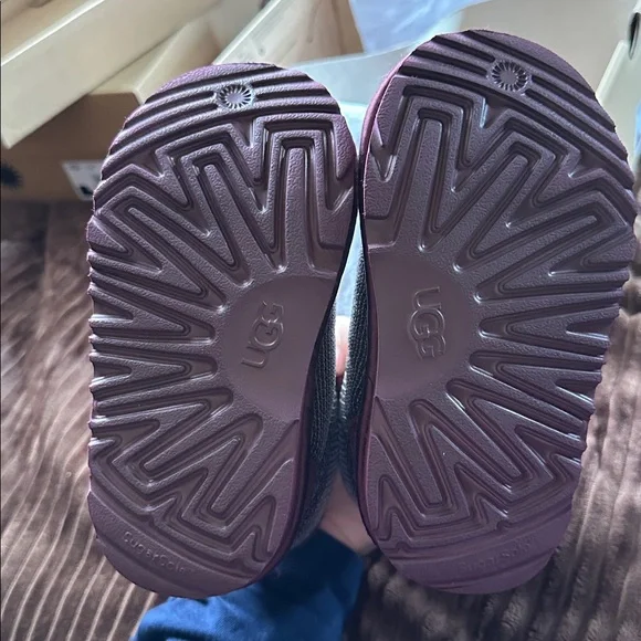 UGG Classic Mini Mirror Ball - Picture 6 of 6